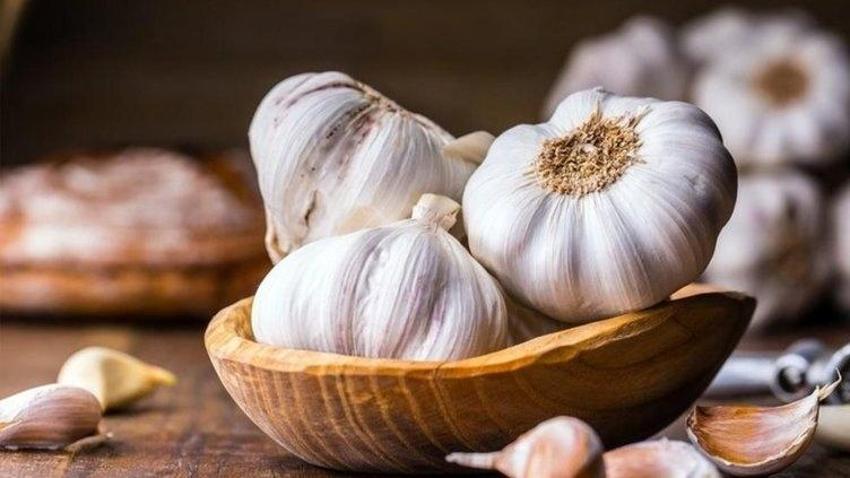 Asıl şifa kabuğunda saklı: Sarımsak kabuğunun faydaları listeye sığmıyor!
