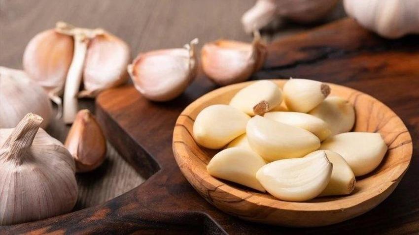 Asıl şifa kabuğunda saklı: Sarımsak kabuğunun faydaları listeye sığmıyor!