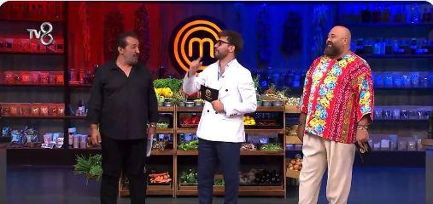 Suna yemeği döktü stüdyo karıştı! MasterChef All Star'da kaptan Alican'ın bu hereketi konuşuldu
