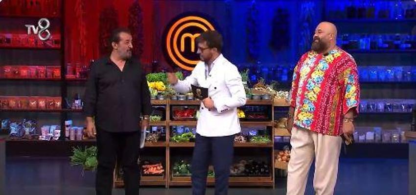 Suna yemeği döktü stüdyo karıştı! MasterChef All Star'da kaptan Alican'ın bu hereketi konuşuldu