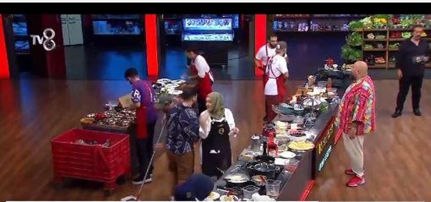 Bu elbise Somer Şefi defileye çıkartır! MasterChef All Star'da dokunulmazlık değil elbise olay oldu