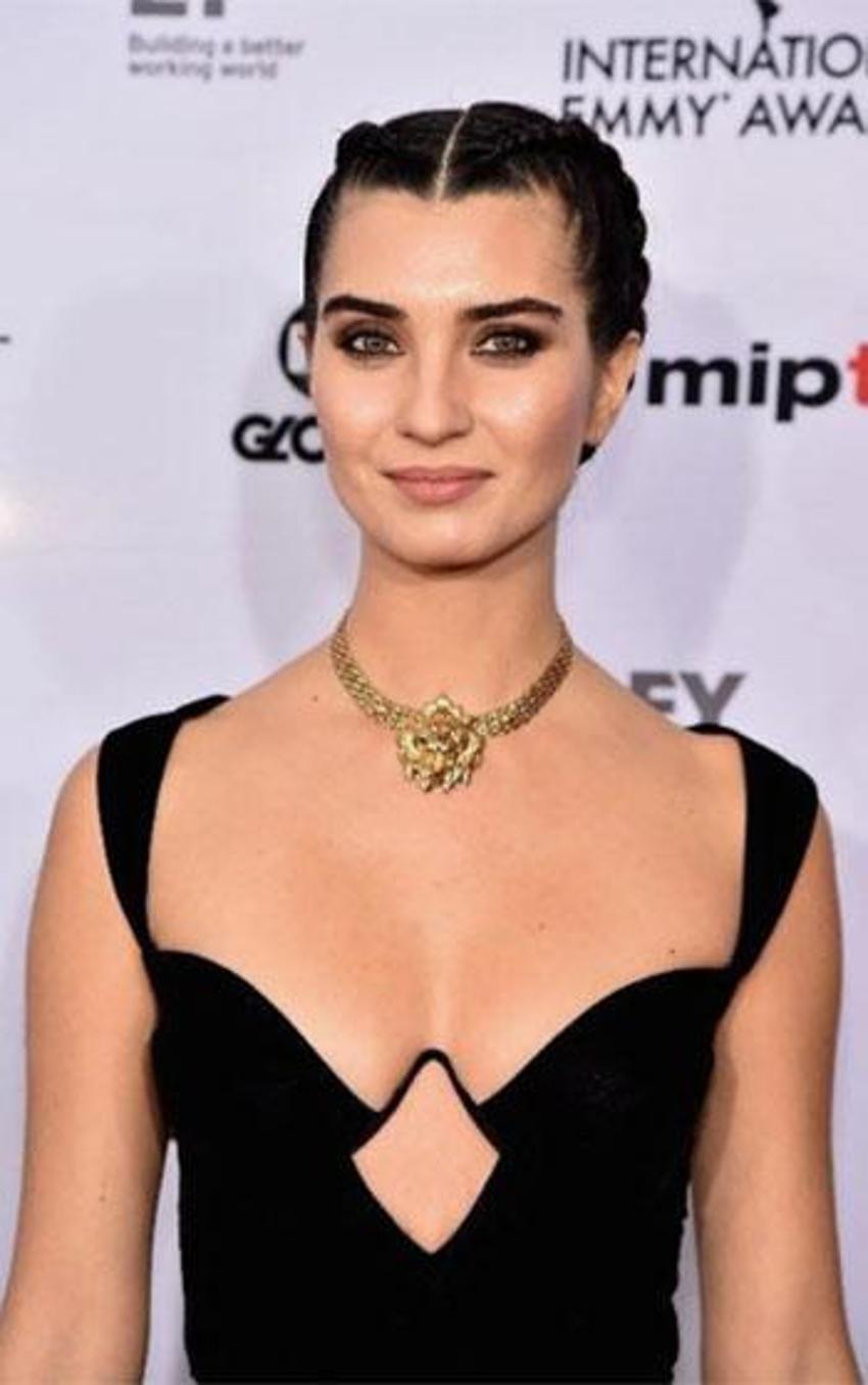'Lüks nedir?' videosuyla gündem olmuştu: Tuba Büyüküstün'den Paris paylaşımı