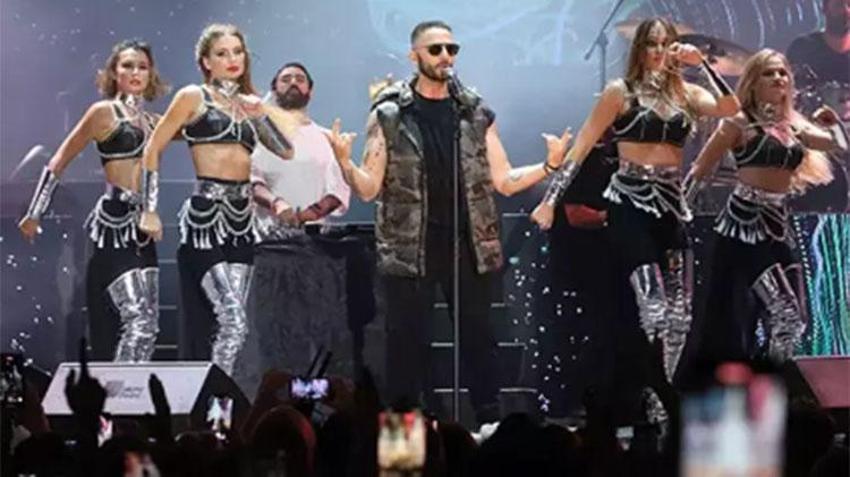 Gökhan Özen 7 yıl sonra Türkiye'ye döndü: İlk konserini verdi
