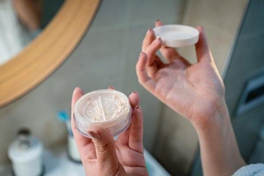 Makyajla, kapatıcıyla değil doğal yolla! Göz altı morlukları bir gecede yok oluyor
