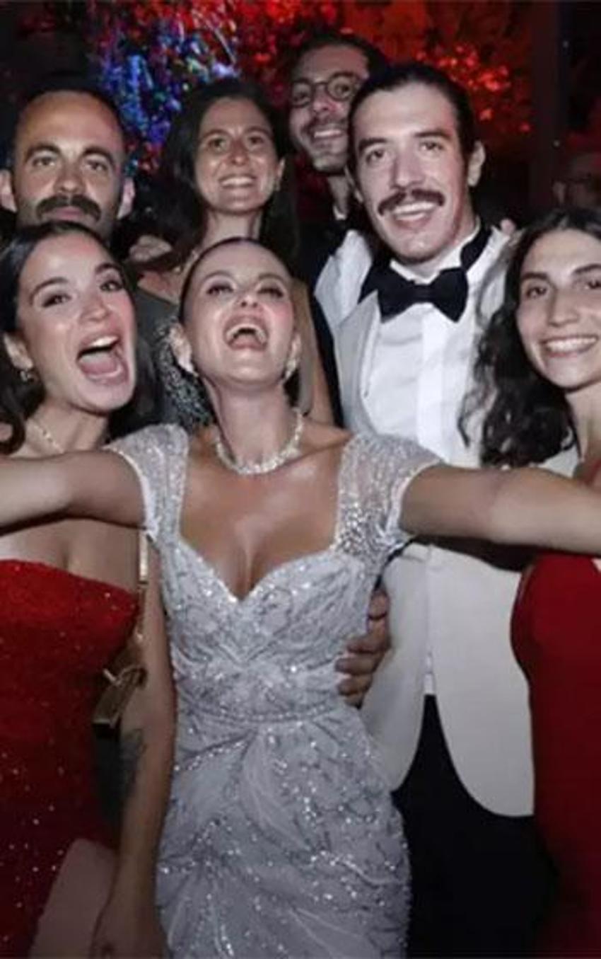 Aslı Bekiroğlu yeni aşkını ilan etti: Sevgilisi de kendisi kadar ünlü!