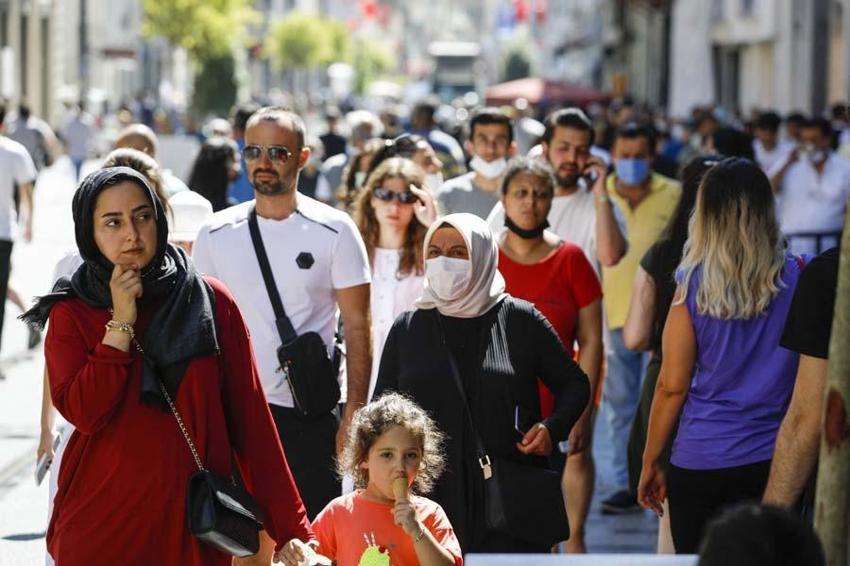 Kovid kabusu geri mi dönüyor? ‘Pozitif vaka sayısında büyük artış yaşandı