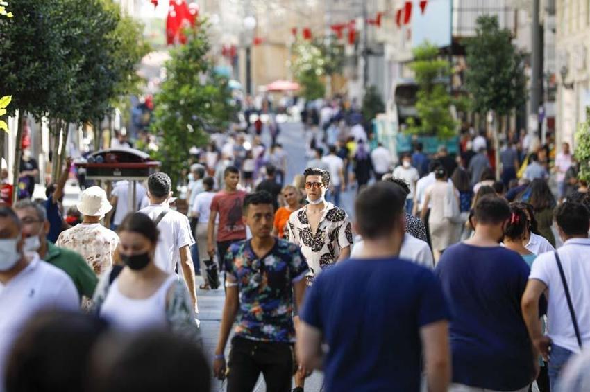 Kovid kabusu geri mi dönüyor? ‘Pozitif vaka sayısında büyük artış yaşandı