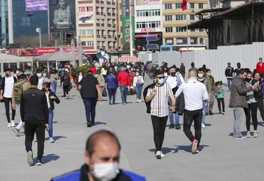 Kovid kabusu geri mi dönüyor? ‘Pozitif vaka sayısında büyük artış yaşandı