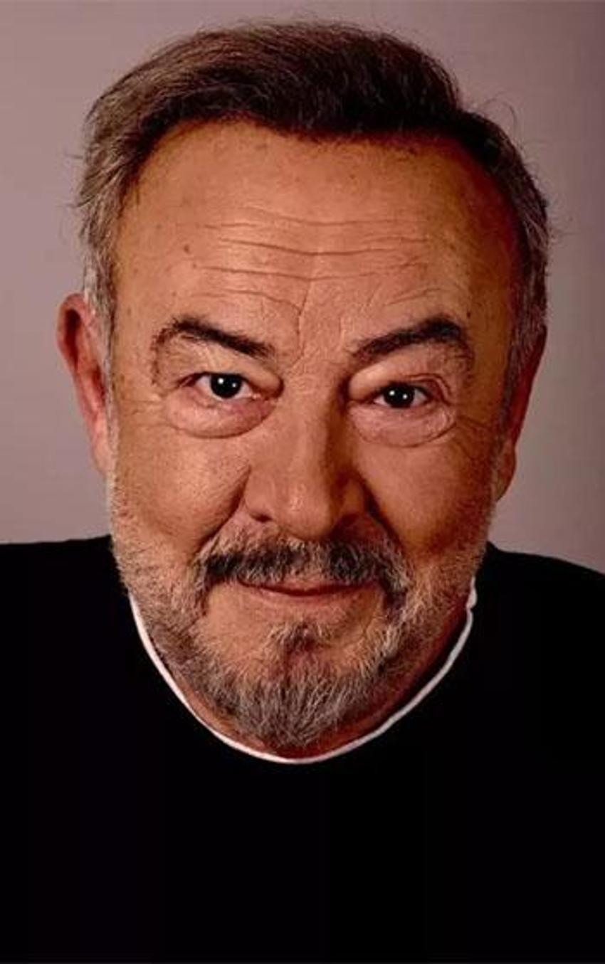 Usta oyuncu Mehmet Ulay hayatını kaybetti!