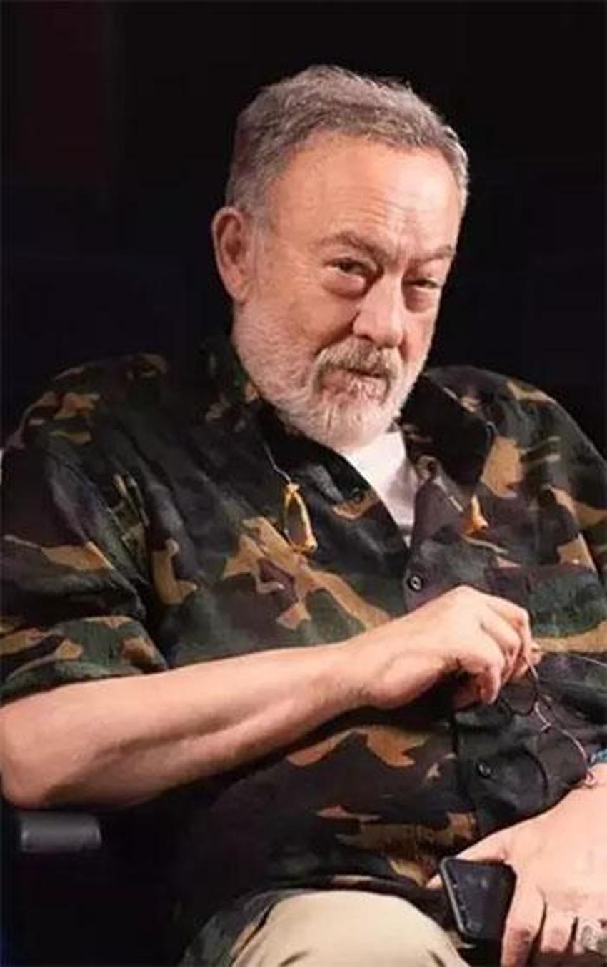 Usta oyuncu Mehmet Ulay hayatını kaybetti!
