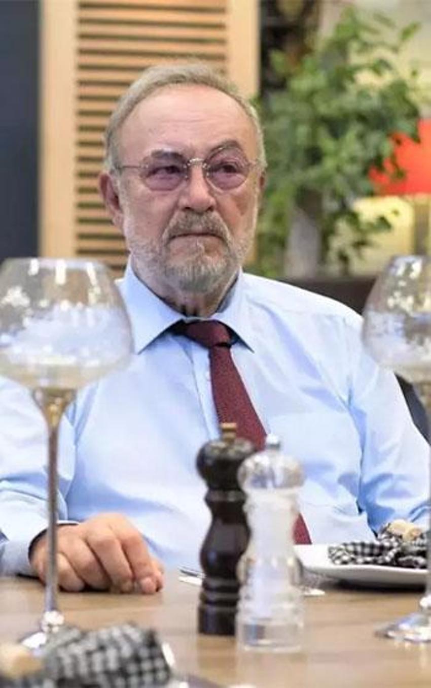 Usta oyuncu Mehmet Ulay hayatını kaybetti!