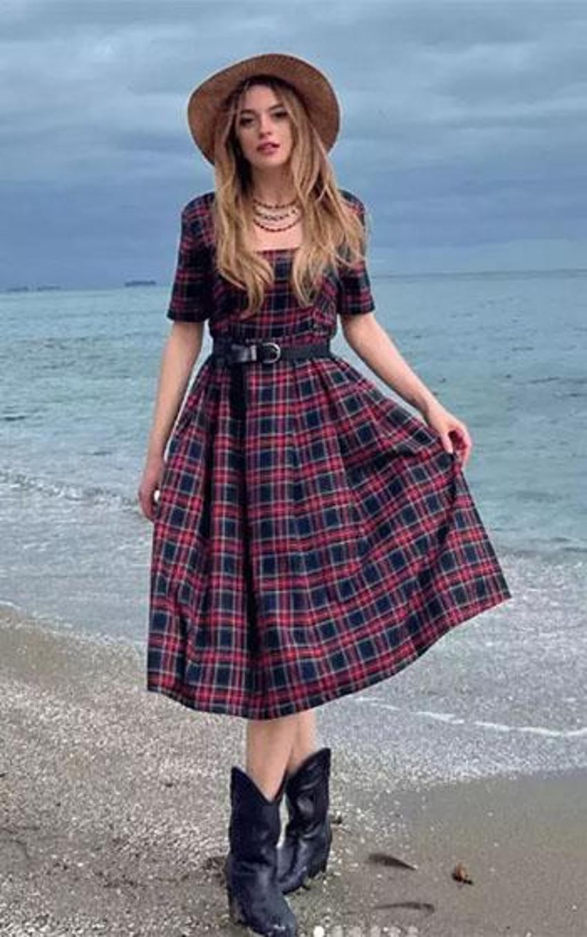 Melis Sezen Venedik Film Festivali'nde göz kamaştırdı