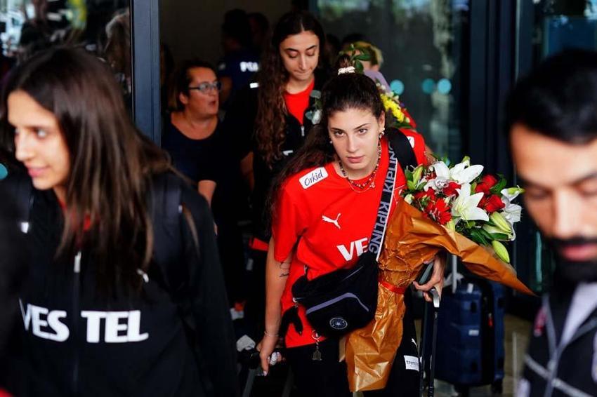 Sırp Djokovic'in 'Hande Baladın' beğenisi ülkesinde krize yol açabilir