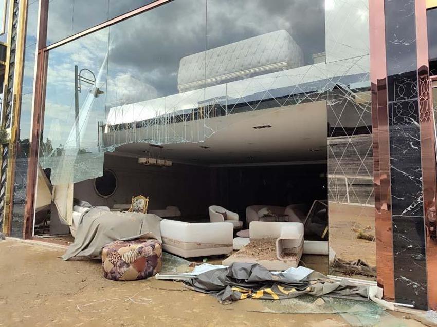 İstanbul sele teslim oldu! Sokaklar göle döndü, acı haberler peş peşe geldi