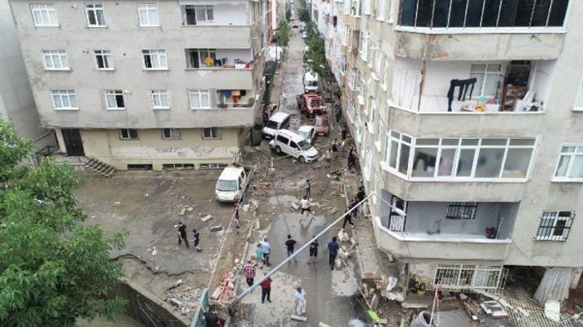İstanbul sele teslim oldu! Sokaklar göle döndü, acı haberler peş peşe geldi