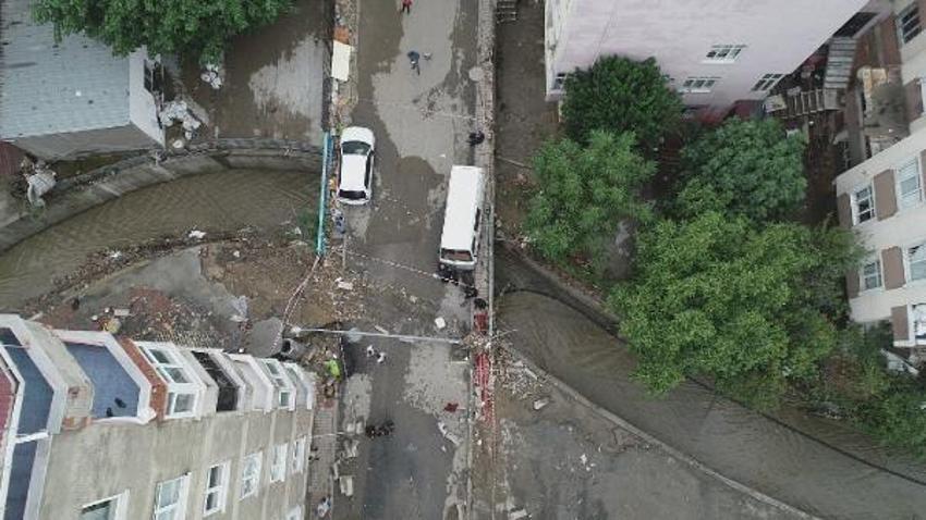 İstanbul sele teslim oldu! Sokaklar göle döndü, acı haberler peş peşe geldi
