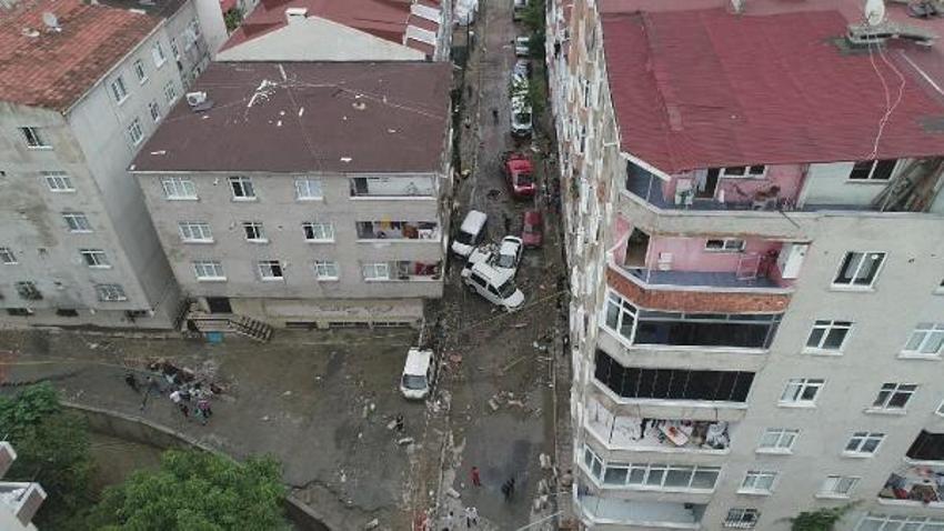 İstanbul sele teslim oldu! Sokaklar göle döndü, acı haberler peş peşe geldi