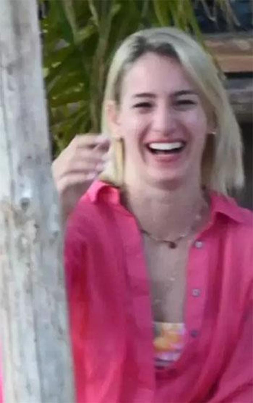 Filenin Sultanları'ndan Gizem Örge'nin Çeşme'de tatil keyfi