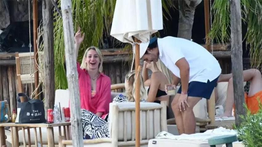 Filenin Sultanları'ndan Gizem Örge'nin Çeşme'de tatil keyfi