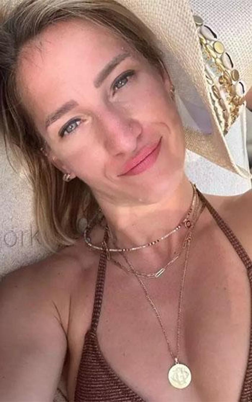 Filenin Sultanları'ndan Gizem Örge'nin Çeşme'de tatil keyfi