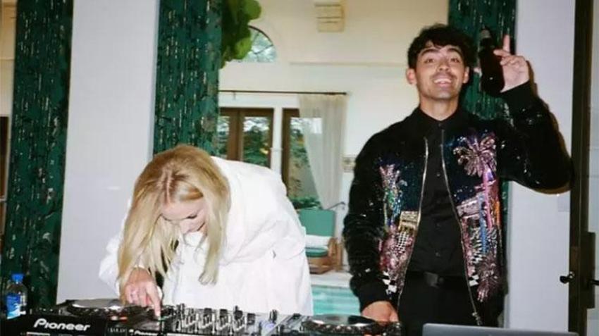 Boşanacakları konuşulan Sophie Turner ve Joe Jonas sessizliğini bozdu