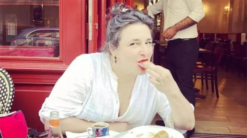 Esra Dermancıoğlu estetik yaptıranları ti'ye aldı: Yüzüne çorap geçirdi