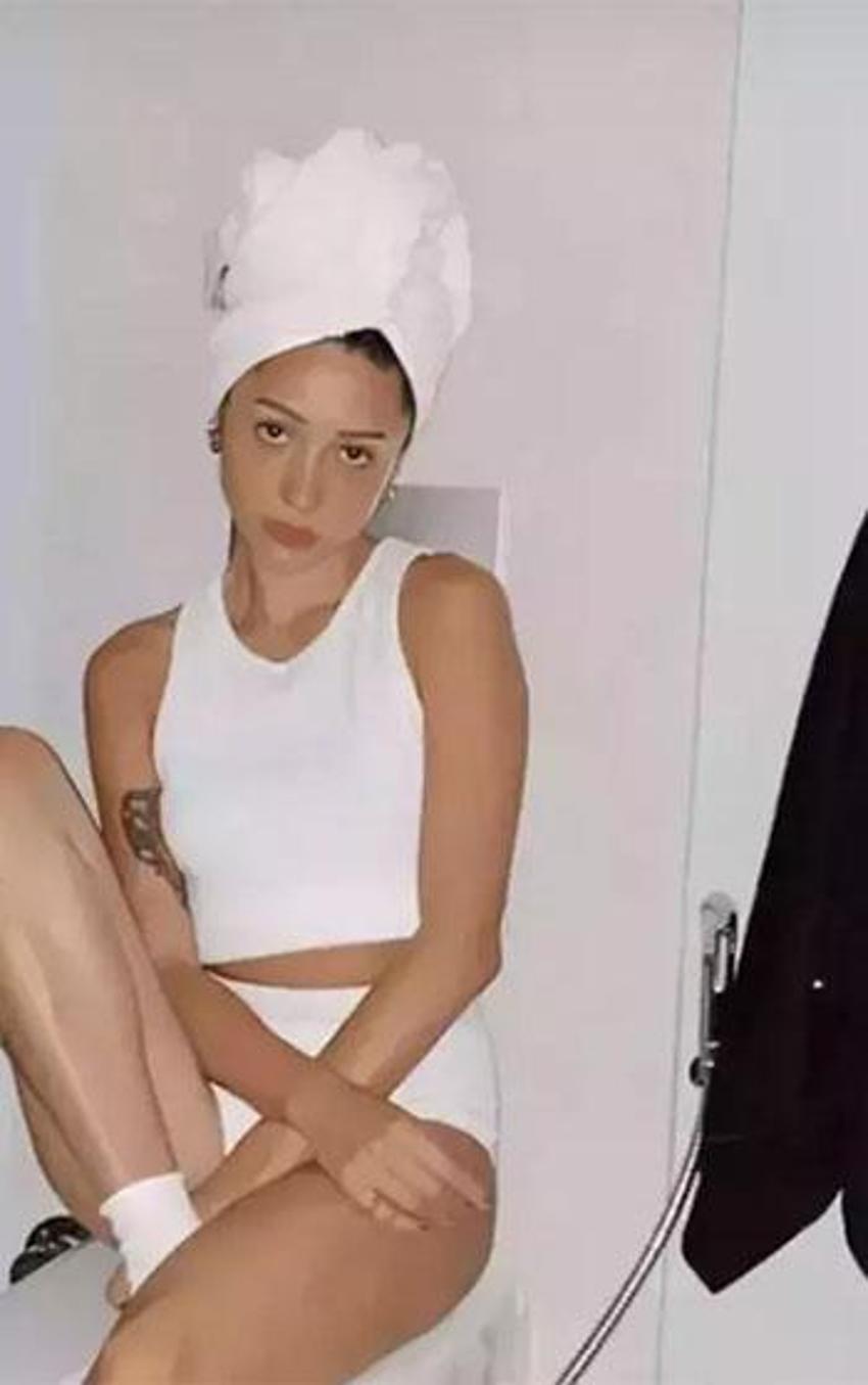 Zeynep Bastık önce İstanbul'u terk edip İzmir'e yerleşti! Şimdi de ticarete atılıyor