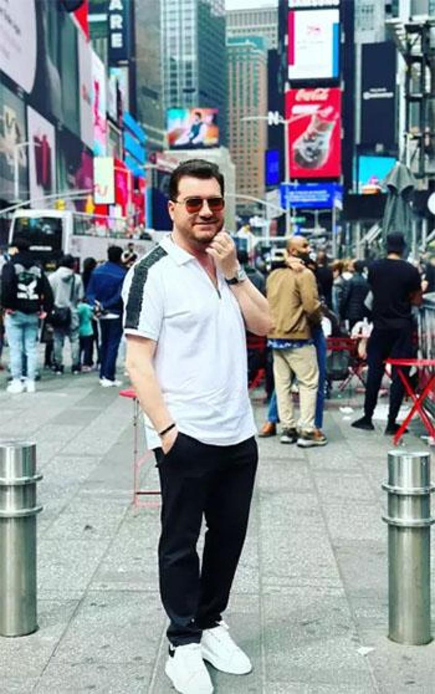 Murat Kurşun'u hayranı arkasından iterek havuza düşürdü