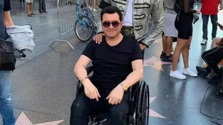 Murat Kurşun'u hayranı arkasından iterek havuza düşürdü