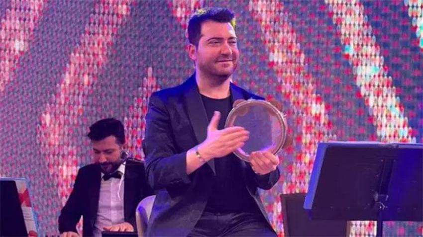 Murat Kurşun'u hayranı arkasından iterek havuza düşürdü