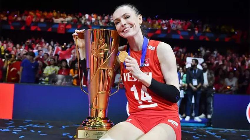 Ali Koç resmen duyurdu! Eda Erdem’in heykeli dikilecek