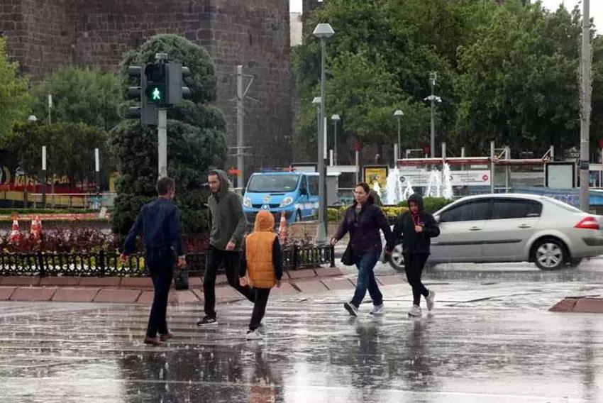 Meteoroloji son hava tahmin raporunu açıkladı! İstanbul için sağanak uyarısı geldi...