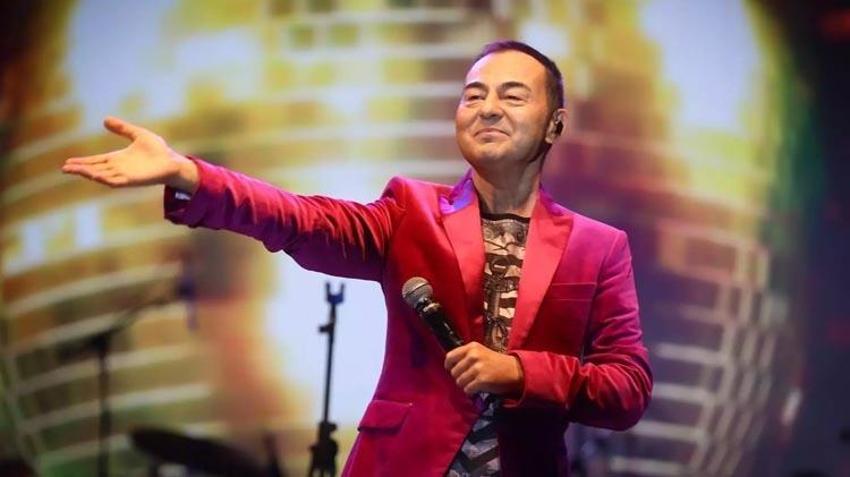 Serdar Ortaç arabasını eve çevirdi! Paraya kıydı, burada yatıyor!