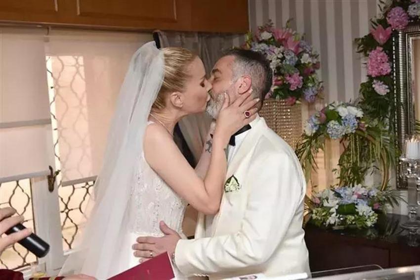 Tuğba Özerk fit haliyle genç kızlara taş çıkardı! Plajda ölçü aldırdı 