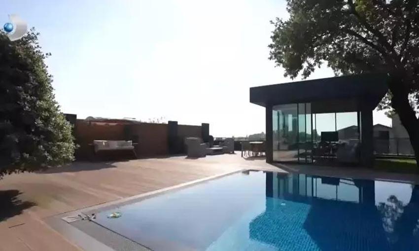 Tuncay Şanlı'nın ultra lüks villası hayran bıraktı! Giyinme odasında jakuzi var!