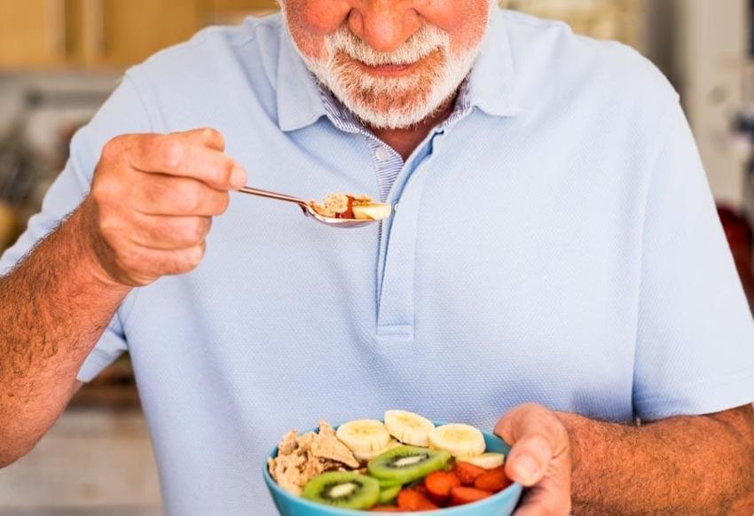 Prostat kanseri riskini azaltan gıdalar ve vitaminler! Uzman isimden hastalığa karşı kritik tavsiyeler