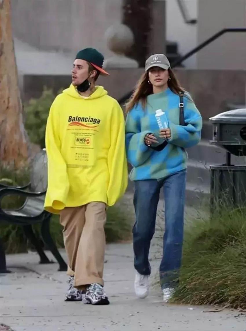Justin Bieber evlilik yıl dönümünü romantik sözlerle kutladı! “En değerli olana, sevgilime”