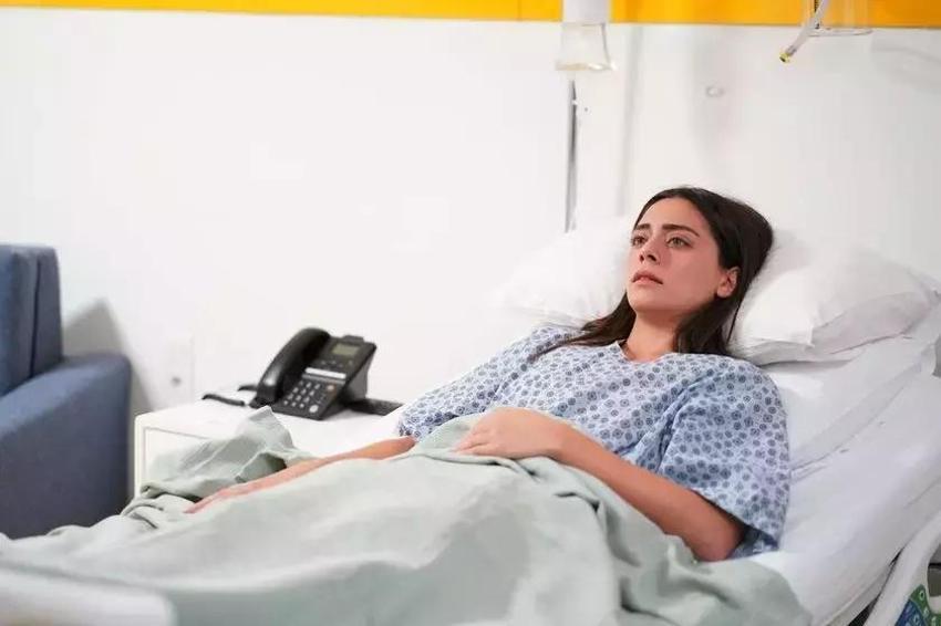 Kızılcık Şerbeti yeni sezon afişinde Nursema yok ama 4 sürpriz detay var!