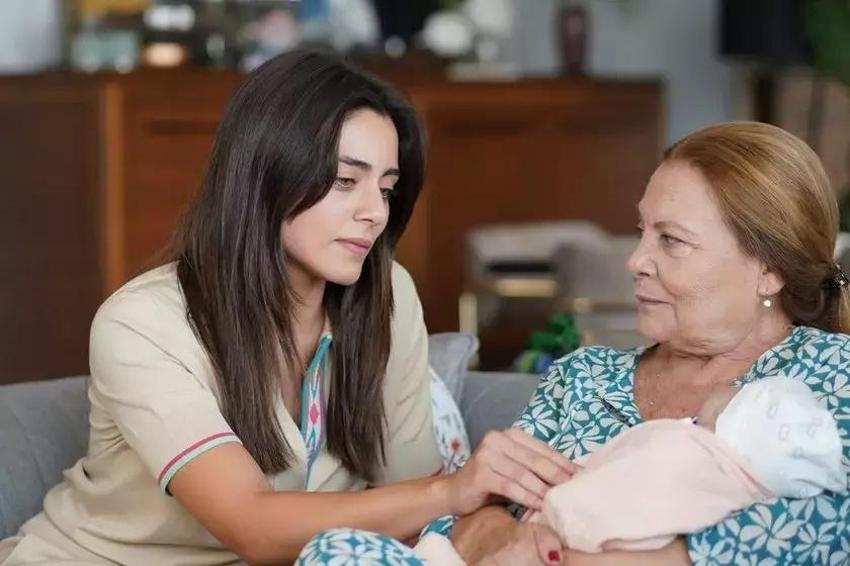 Kızılcık Şerbeti yeni sezon afişinde Nursema yok ama 4 sürpriz detay var!