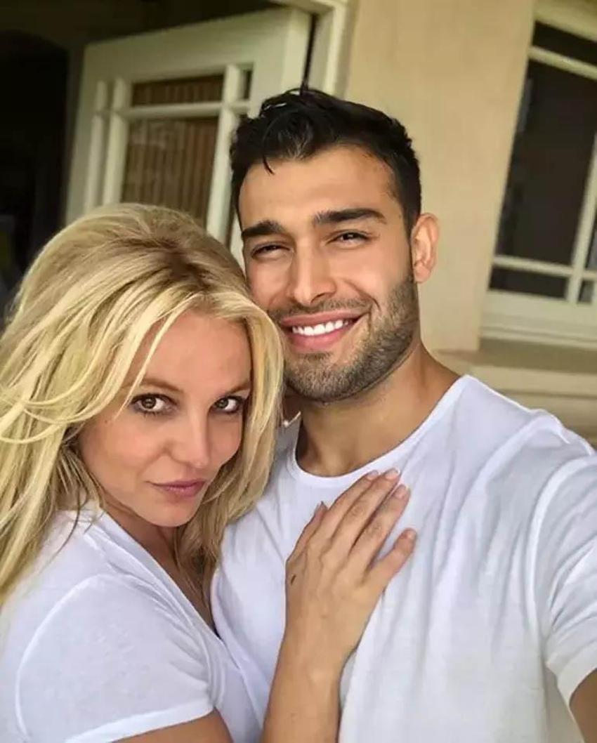 Britney Spears sabıkalı genç adamla ilişki yaşıyor! Tuvaletleri temizleyip, çöpü dökmesi için işe almıştı