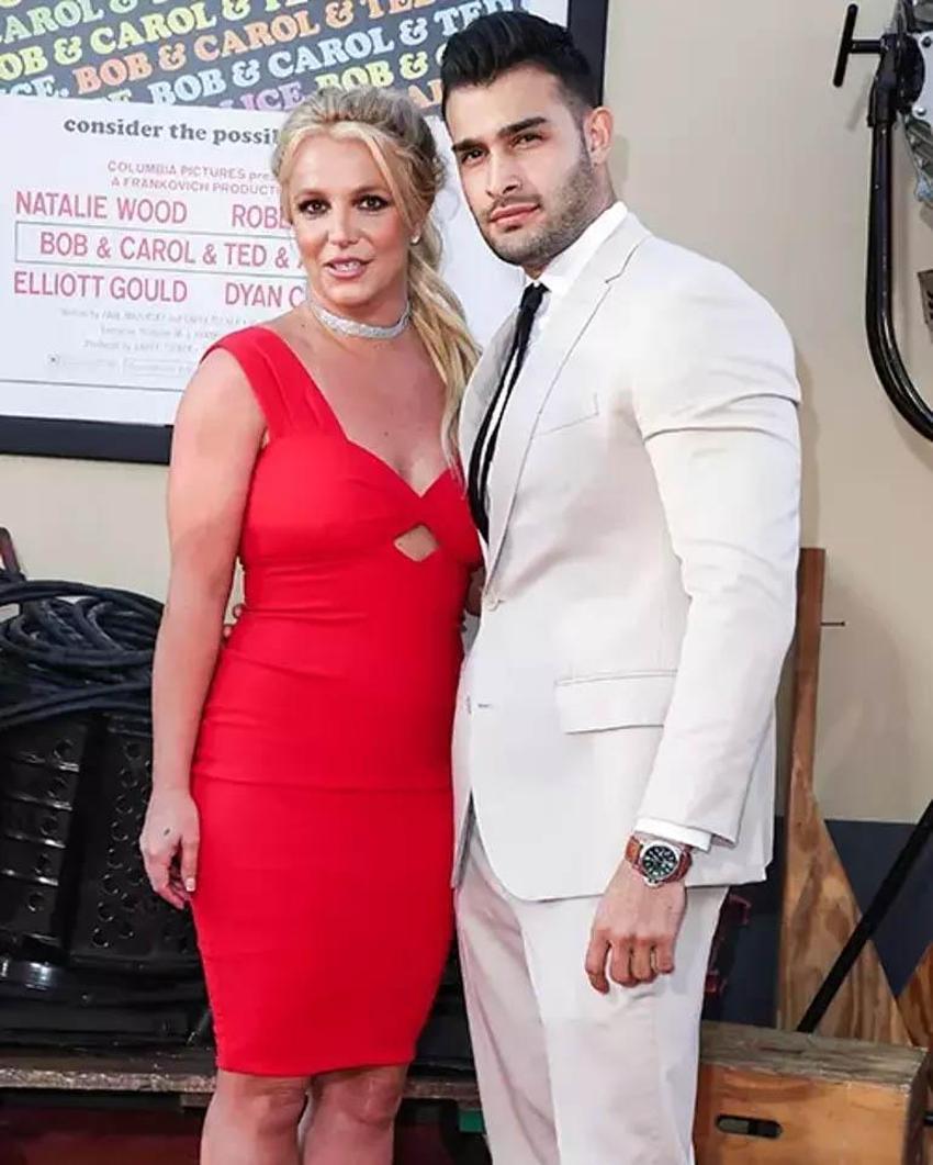 Britney Spears sabıkalı genç adamla ilişki yaşıyor! Tuvaletleri temizleyip, çöpü dökmesi için işe almıştı
