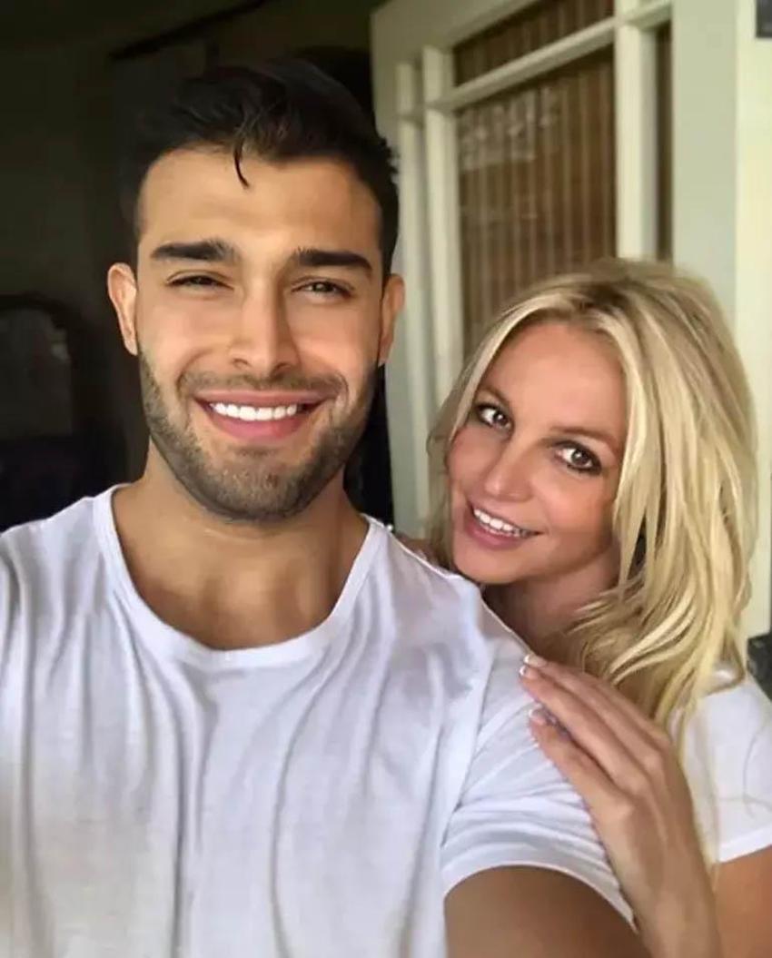 Britney Spears sabıkalı genç adamla ilişki yaşıyor! Tuvaletleri temizleyip, çöpü dökmesi için işe almıştı