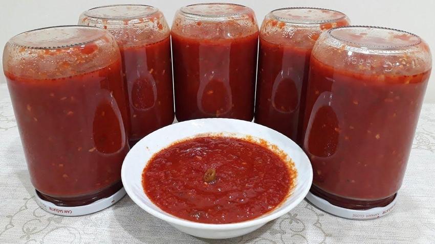 Kış boyunca sossuz kalmayın! Pizza, makarna, menemen... Kışlık domates sosu tarifi ağız sulandırıyor