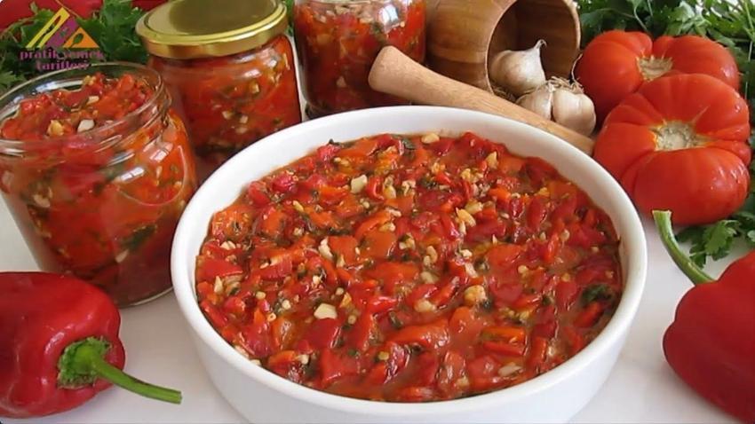 Kış boyunca sossuz kalmayın! Pizza, makarna, menemen... Kışlık domates sosu tarifi ağız sulandırıyor