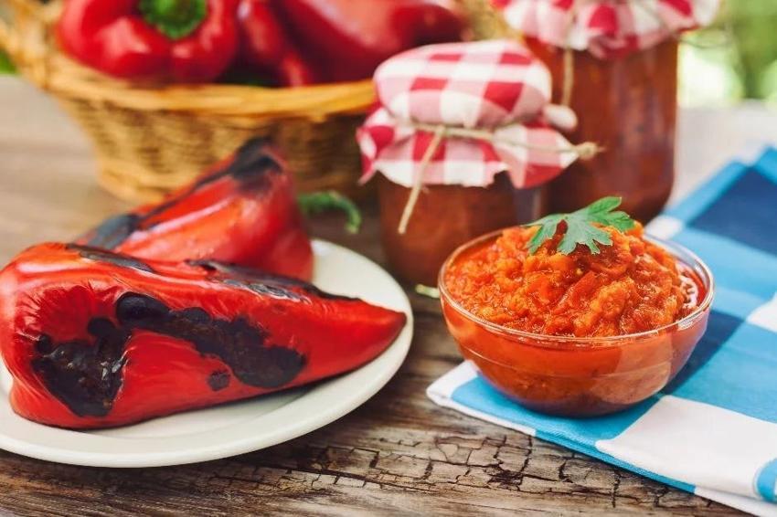 Kış boyunca sossuz kalmayın! Pizza, makarna, menemen... Kışlık domates sosu tarifi ağız sulandırıyor