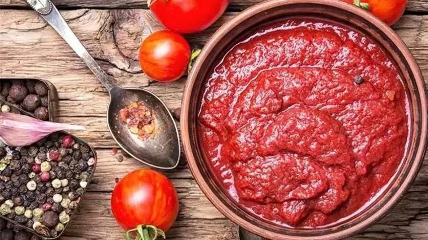 Kış boyunca sossuz kalmayın! Pizza, makarna, menemen... Kışlık domates sosu tarifi ağız sulandırıyor