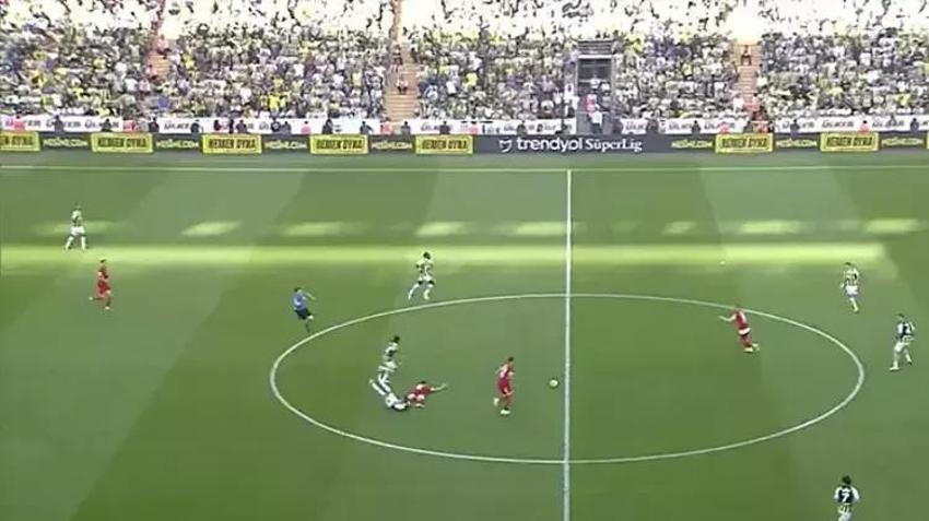 Halil Umut Meler Fenerbahçe'ye gol attı! Resmen Superman gibiydi