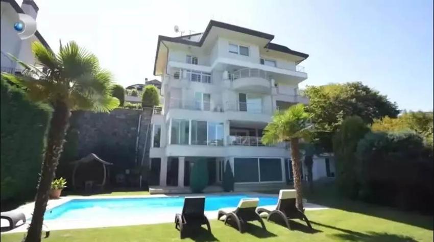 Ferman Toprak evinin kapılarını açtı! Beykoz'da 5 katlı villa...