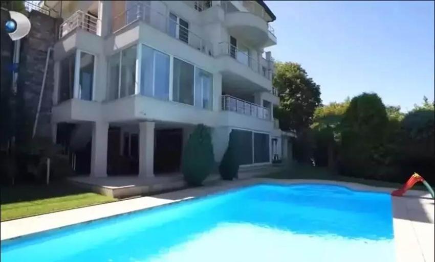 Ferman Toprak evinin kapılarını açtı! Beykoz'da 5 katlı villa...
