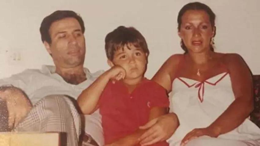 30 Nisan 1975... Gül Sunal paylaştı: Oya (Alasya) nikah sonrası Kemal’i tebrik ederken!